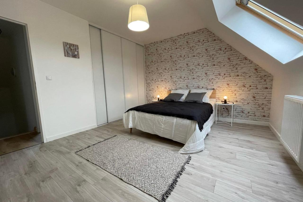 에스벨즈 Stylish House Near Chambray-Les-Tours 빌라 외부 사진