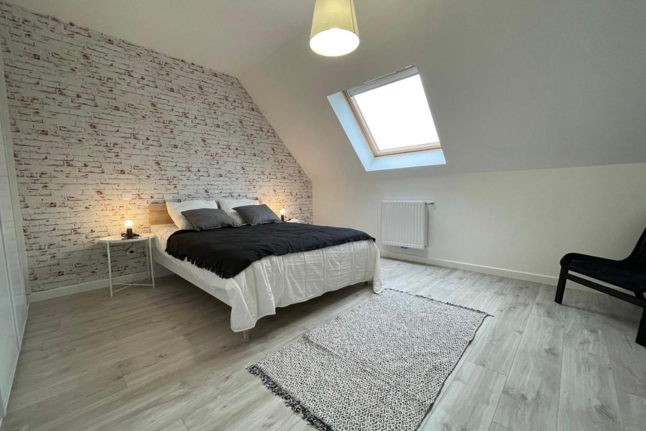 에스벨즈 Stylish House Near Chambray-Les-Tours 빌라 외부 사진